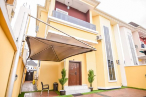 Luxury 4-Bed semi detached House in Lagos Chevron